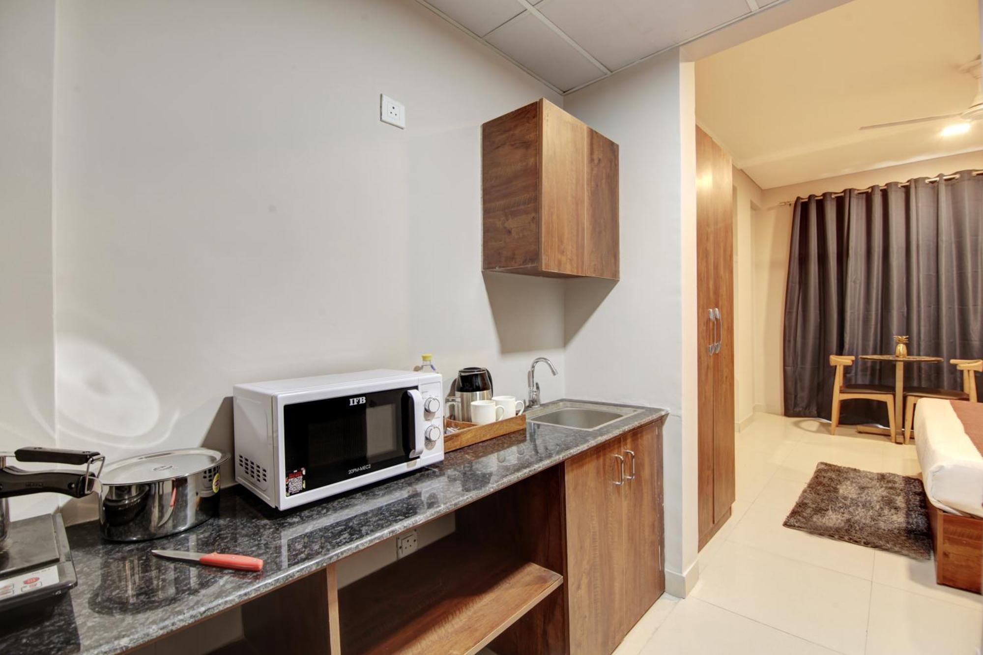 Limewood Stay - Executive Huda City Center Gurgáon Kültér fotó