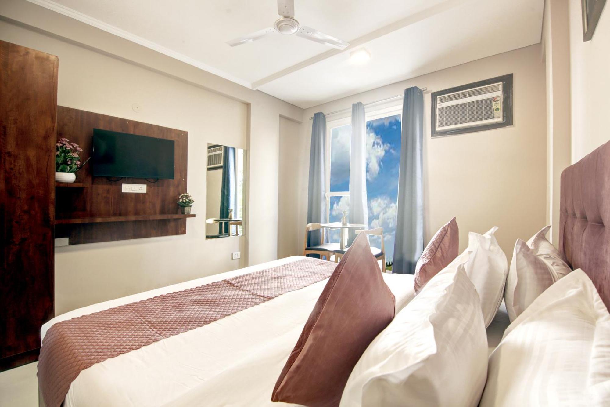 Limewood Stay - Executive Huda City Center Gurgáon Kültér fotó