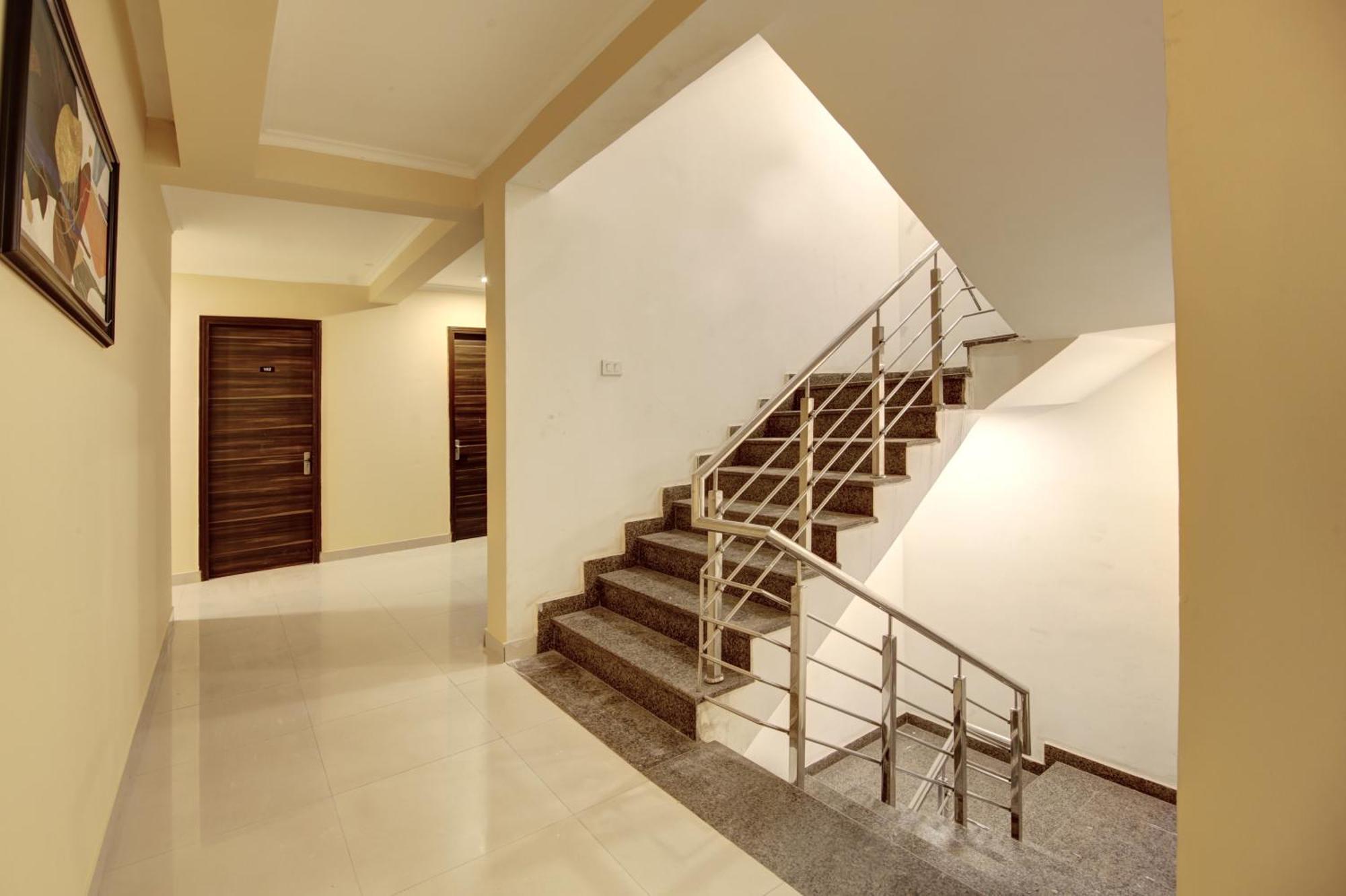 Limewood Stay - Executive Huda City Center Gurgáon Kültér fotó