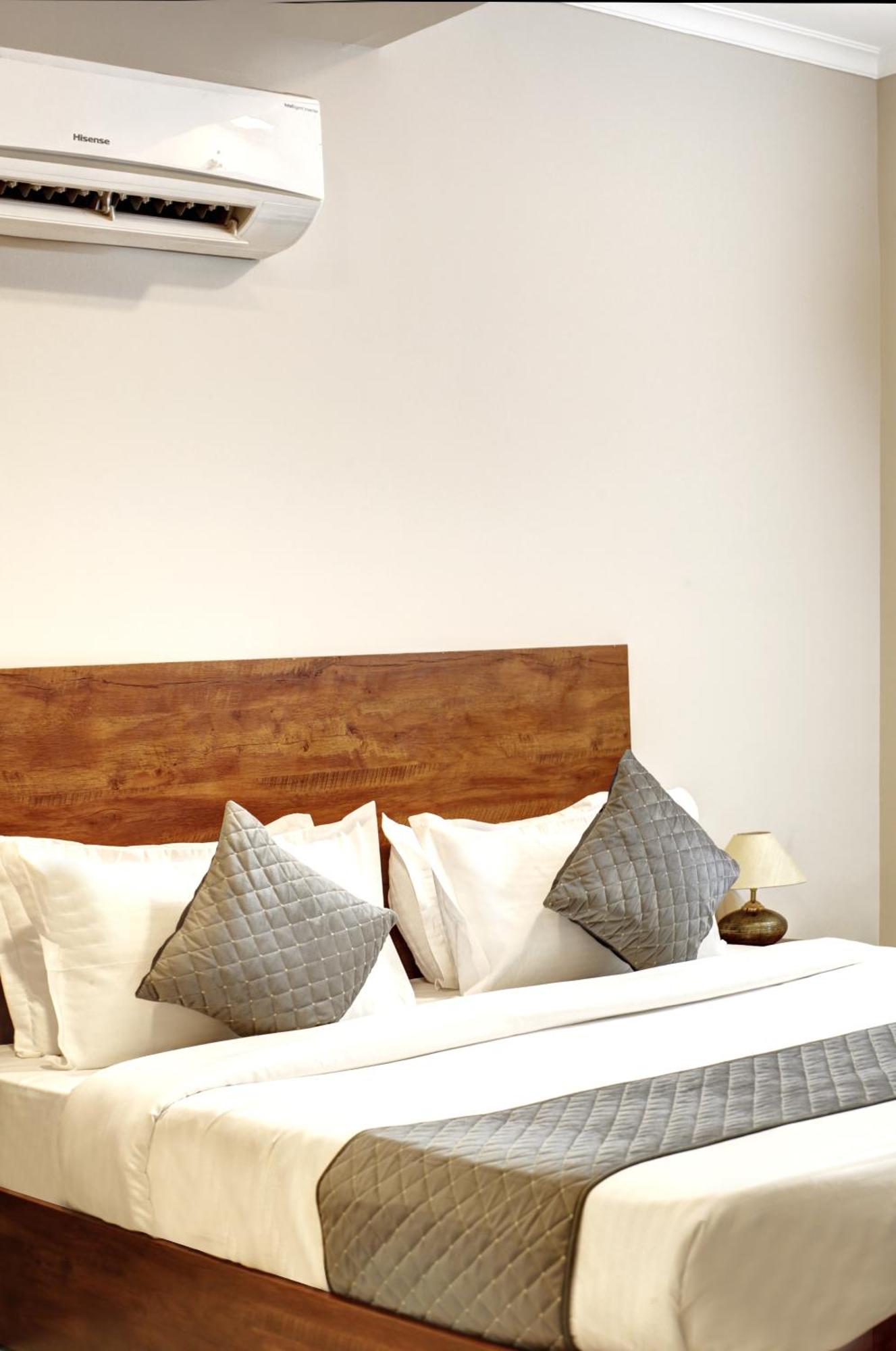 Limewood Stay - Executive Huda City Center Gurgáon Kültér fotó