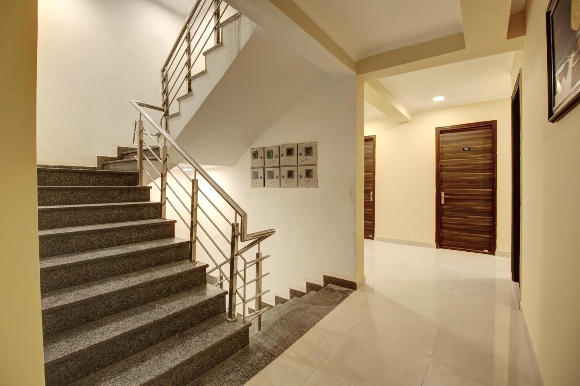Limewood Stay - Executive Huda City Center Gurgáon Kültér fotó