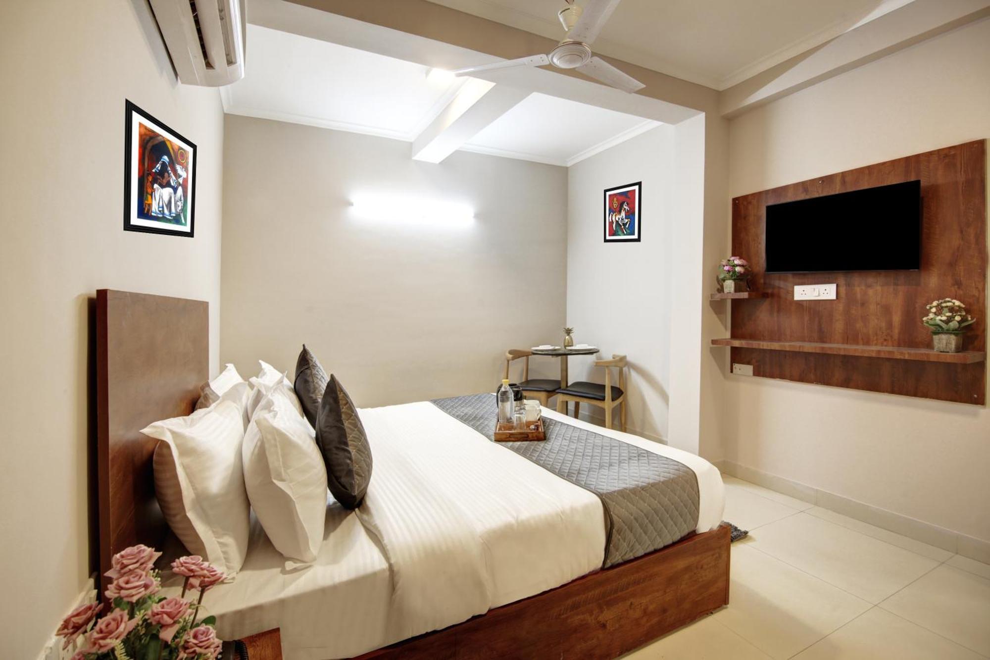 Limewood Stay - Executive Huda City Center Gurgáon Kültér fotó