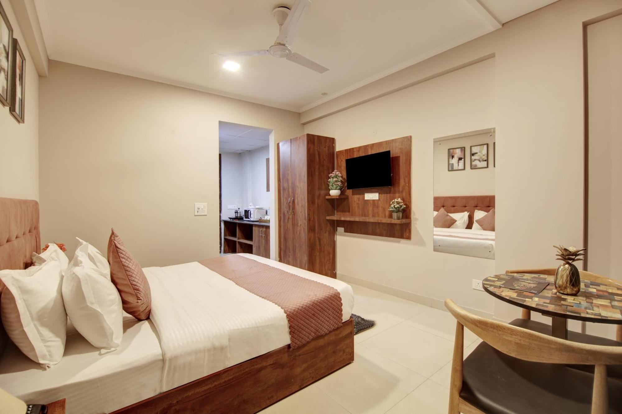 Limewood Stay - Executive Huda City Center Gurgáon Kültér fotó